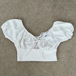 NWT American Eagle Outfitters Ivory Puff Sleeve Tie-Front Crop Top - Size S